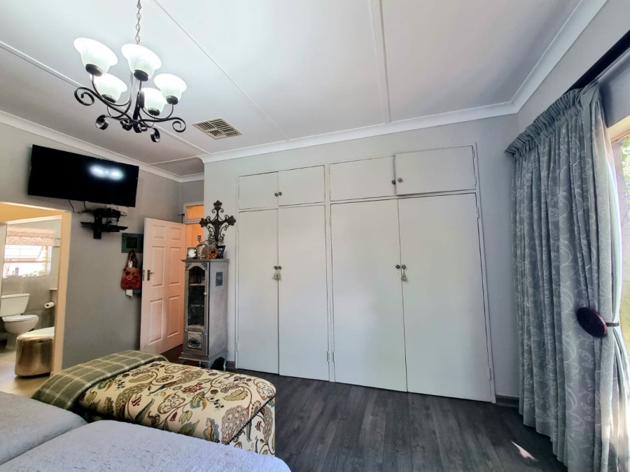 5 Bedroom Property for Sale in Monument Heights Northern Cape